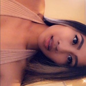 Meet your Posher, Angelique